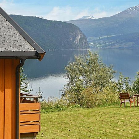 Three-Bedroom Holiday Home In Utvik 1 Reed ห้อง รูปภาพ